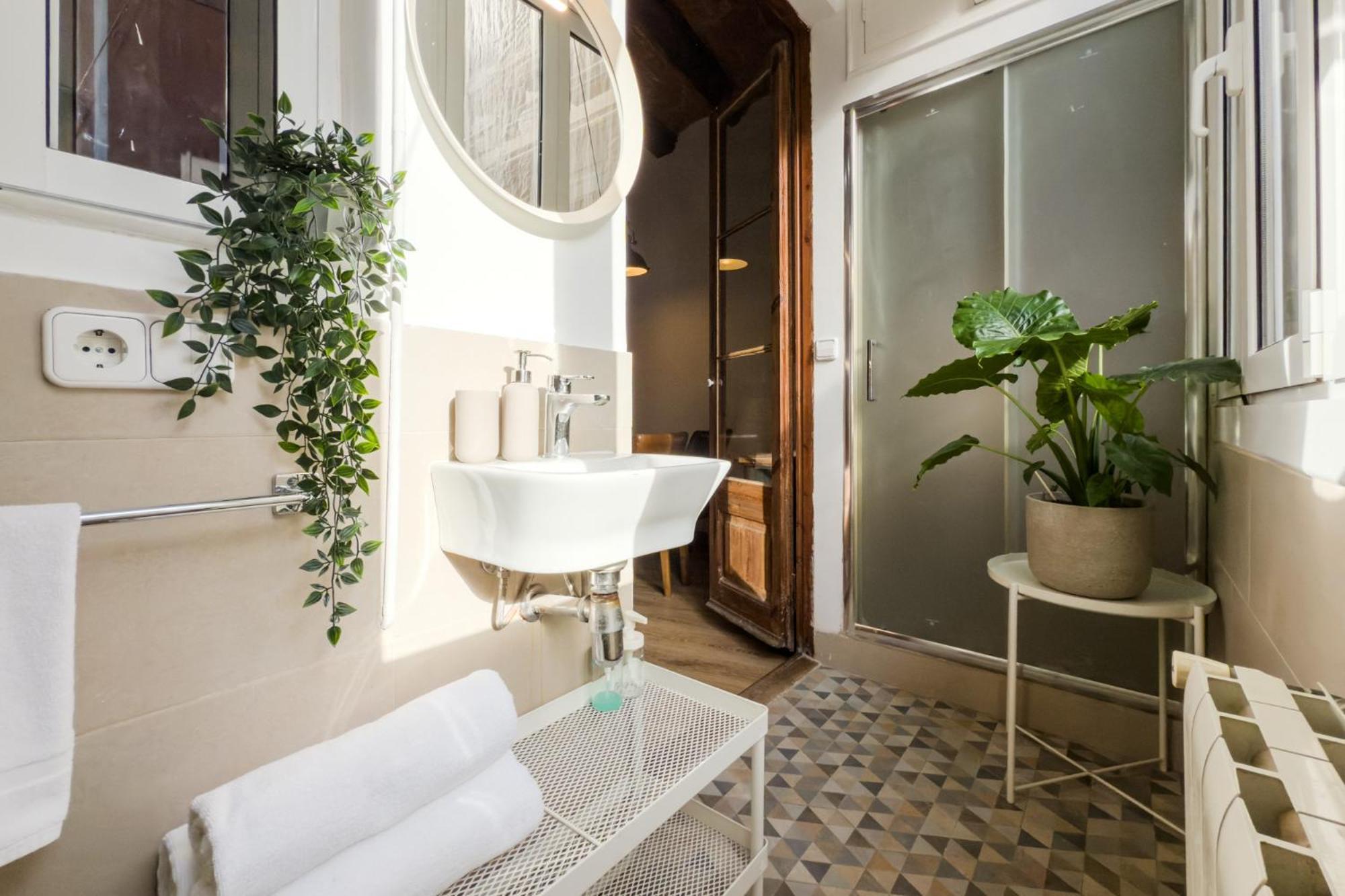 Magalhaes - Trad Flat In Poble Sec, Near Ramblas バルセロナ エクステリア 写真