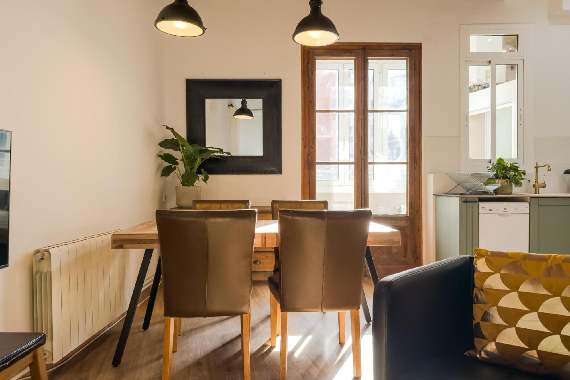 Magalhaes - Trad Flat In Poble Sec, Near Ramblas バルセロナ エクステリア 写真