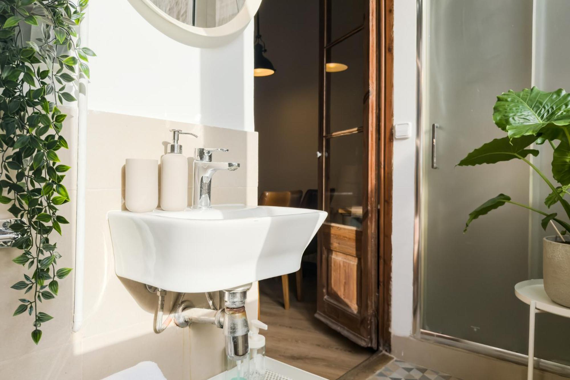 Magalhaes - Trad Flat In Poble Sec, Near Ramblas バルセロナ エクステリア 写真